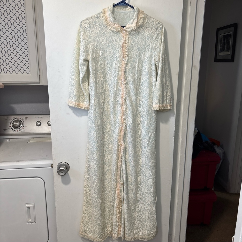 Vintage Miss Elaine Lace Long Peignoir Robe Dressing Gown Blue Size Petite